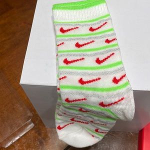 Nike Kids Crew size 5-7